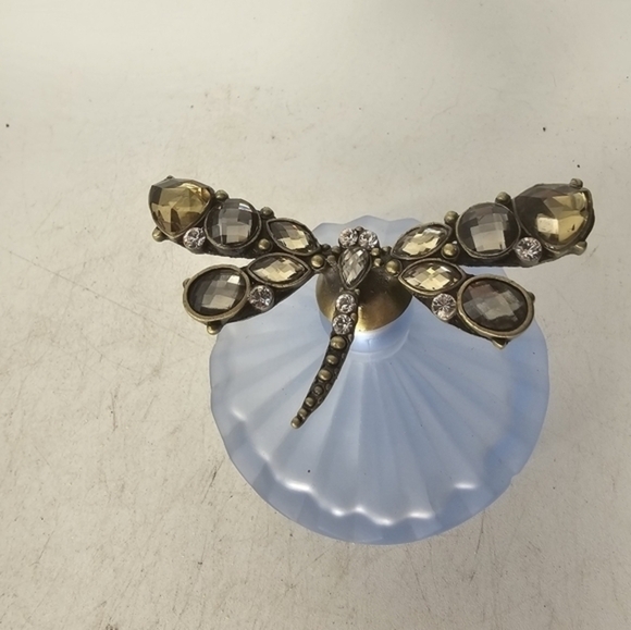 Vintage blue glass perfume bottle with a dragonfly on the top of the‎ stopper - Picture 2 of 5